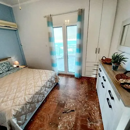 Apartment Mama Mia Apartment, Beachfront *