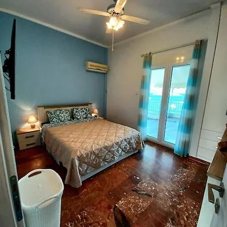 Mama Mia Apartment, Beachfront *
